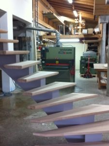 Réalisation d'un escalier en limon central - conception en atelier