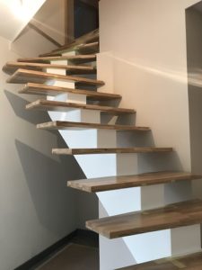 Réalisation d'un escalier en limon central - fin des travaux